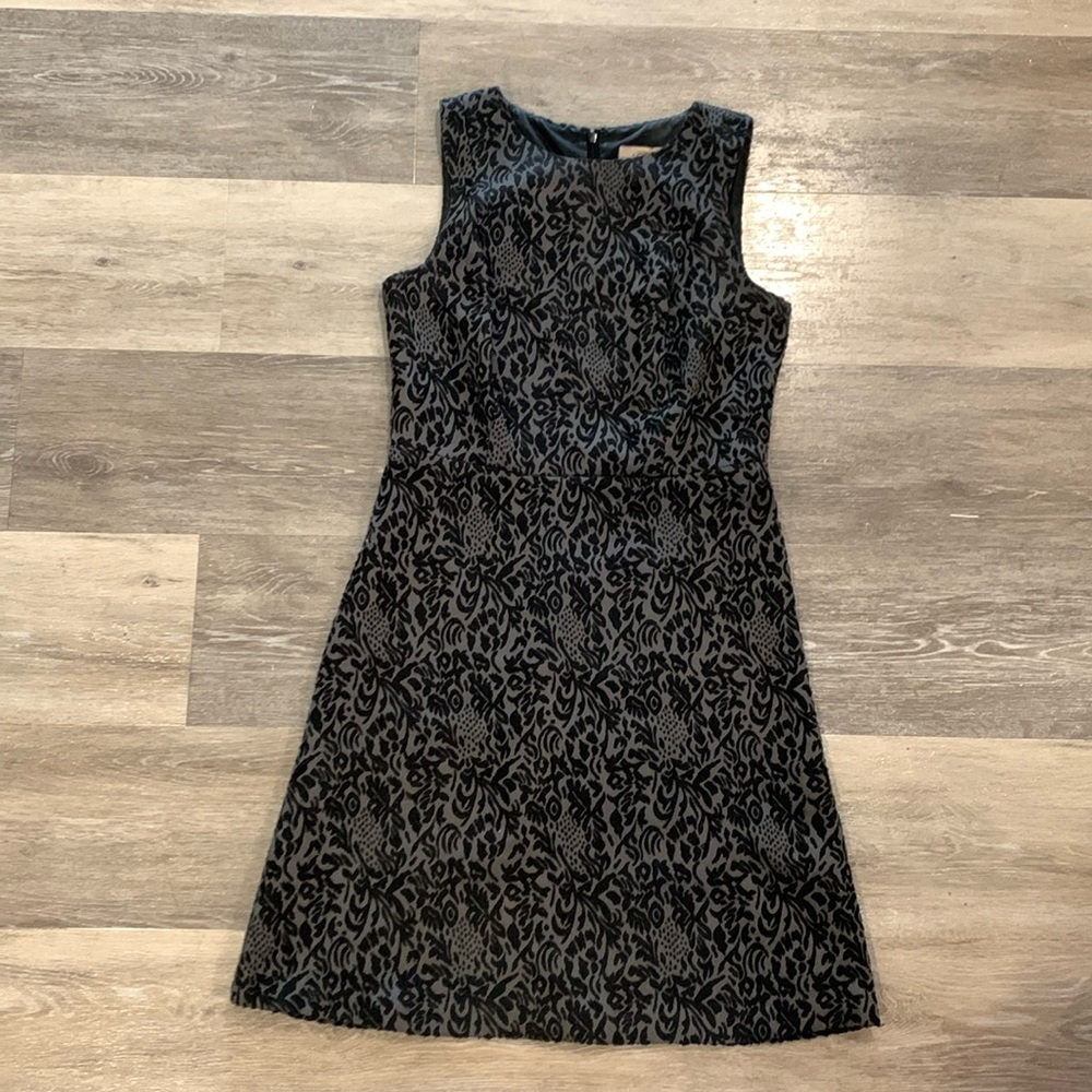 LOFT dark gray and black short sleeveless dress size 0